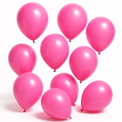 Rosa ballonger som svävar mot en vit bakgrund, skapar en lekfull och festlig atmosfär.