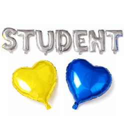 Dekorativa studentballonger med silverbokstäver som stavar ”STUDENT” samt hjärtformade ballonger i gult och blått.